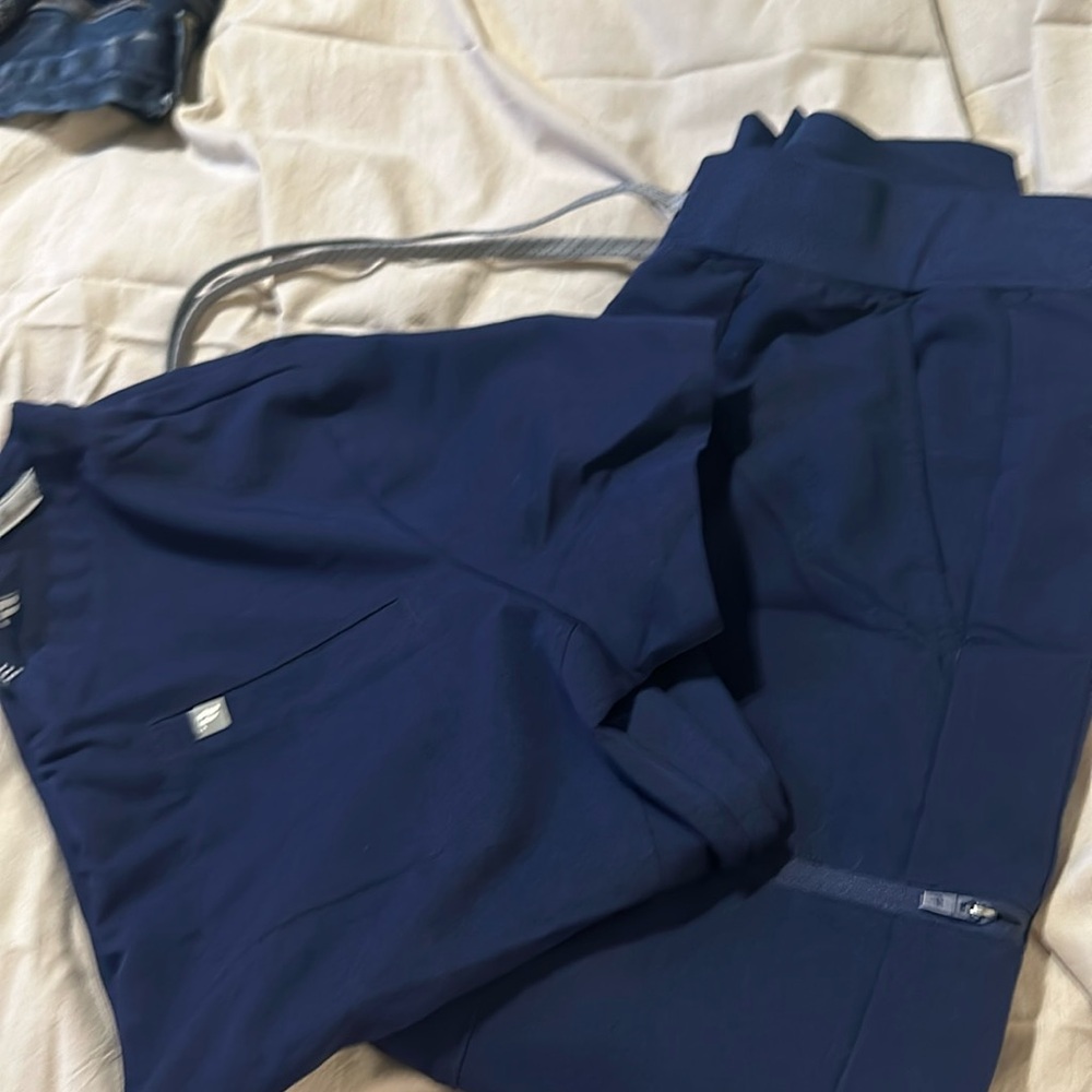 Fabletics scrubs navy size medium petite